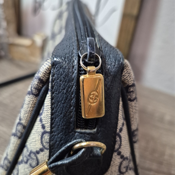 Gucci Vintage Crosbody Bag In Great Condition, 100% Authentic - Picture 4 of 11